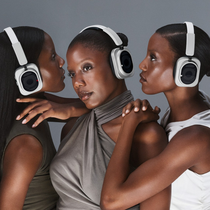 Nothing Headphone (1) Pro Wit product in gebruik