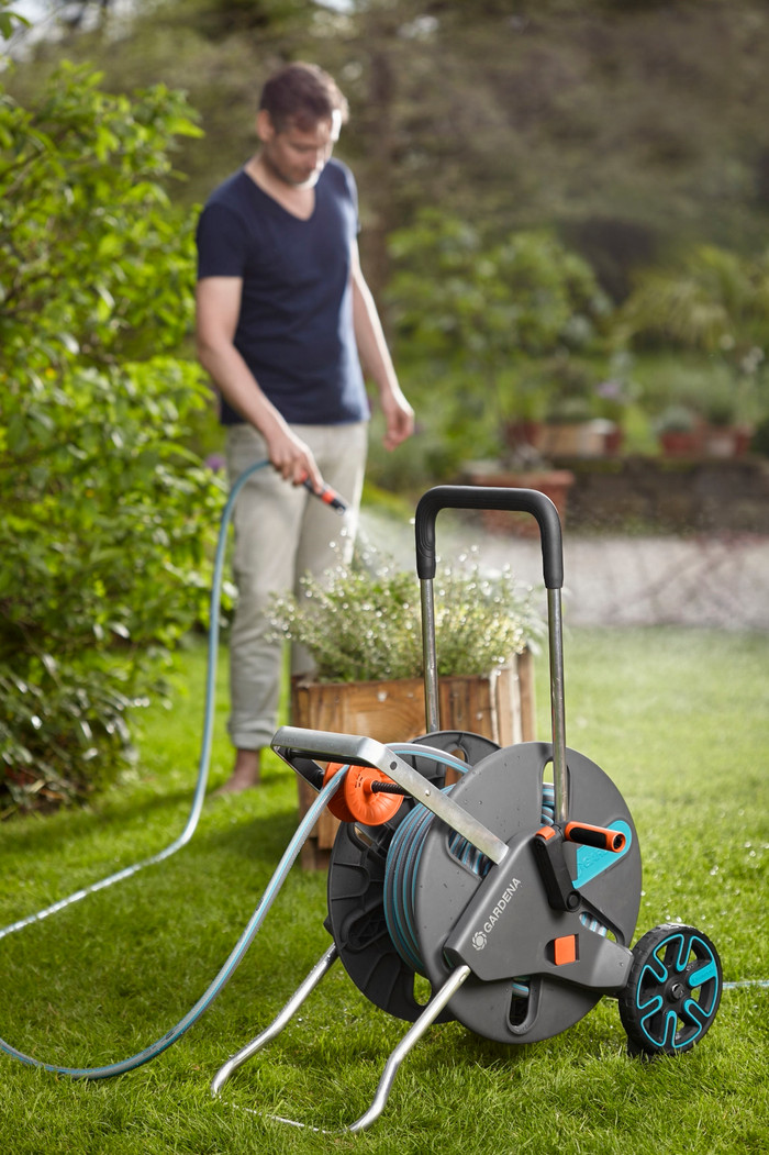 GARDENA CleverRoll L Easy Set product in use