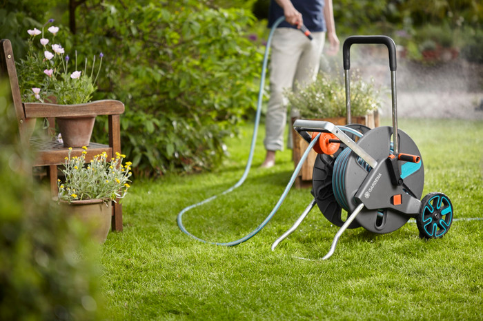 GARDENA CleverRoll L Easy Set product in use