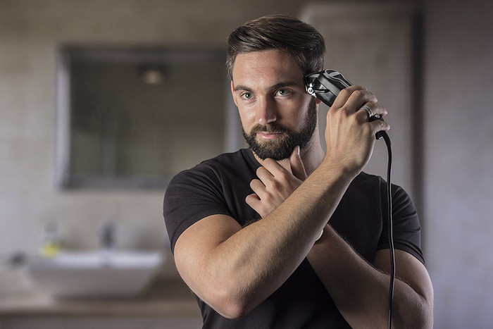 Wahl Elite Pro Clipper + Wahl Triple Head neustrimmer product in gebruik