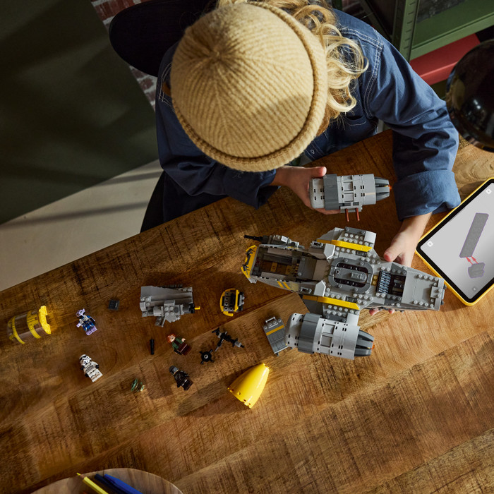 LEGO Star Wars De Razor Crest 75447 product in gebruik