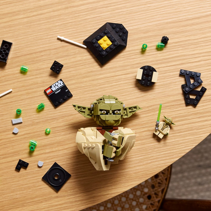 LEGO Star Wars Yoda Buste 75438 detail