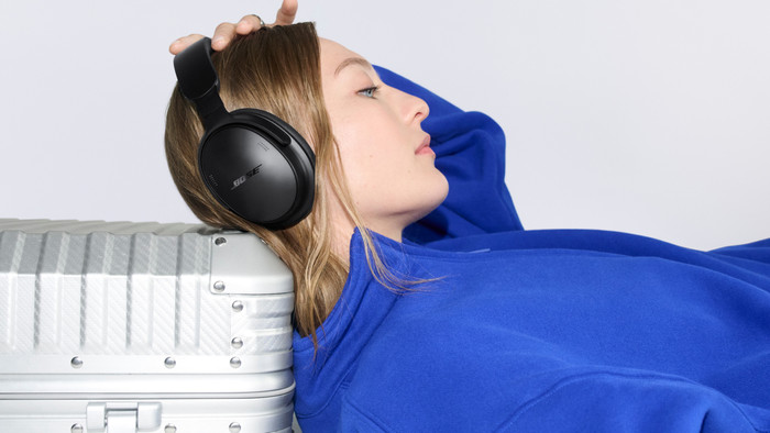 Bose QuietComfort Headphones (2nd Gen) Zwart product in gebruik