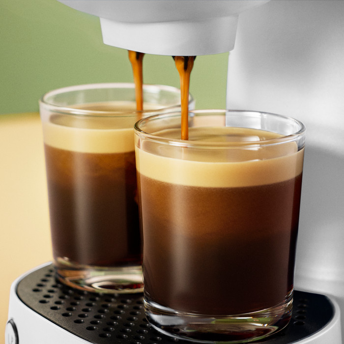 Philips Coffee Pad Machine Senseo Vibe CSA225/50 product in use
