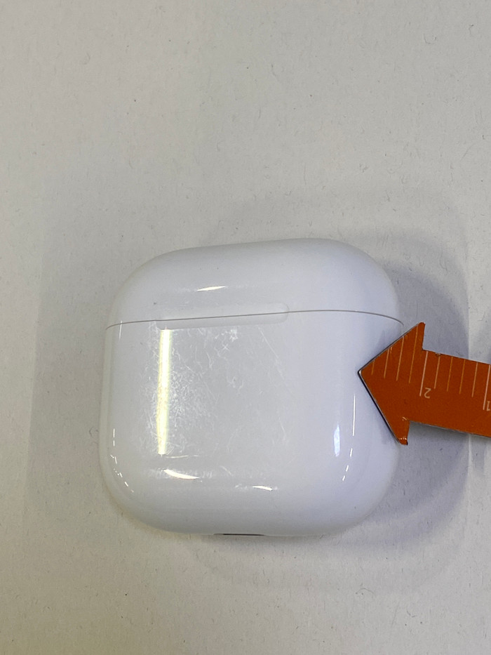 Apple AirPods 4 Active Noise Cancellation 