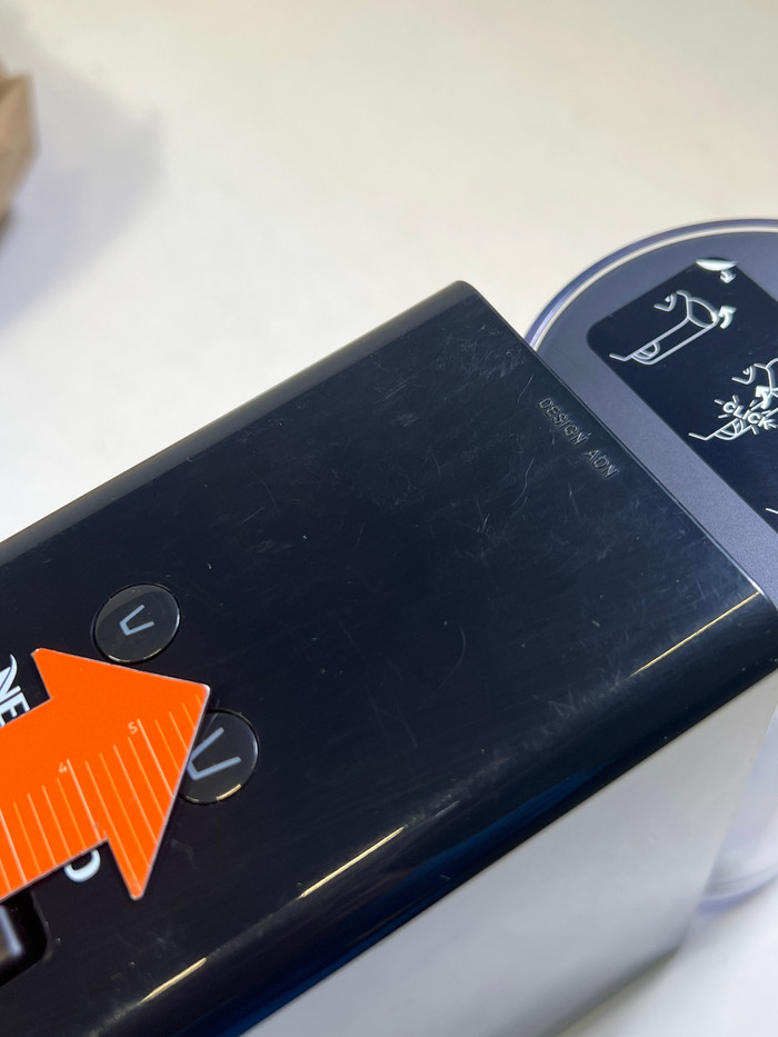 Krups Nespresso Essenza Mini XN1118 Zwart + Melkopschuimer 