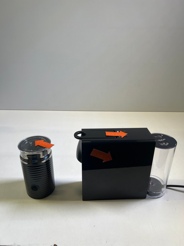 Krups Nespresso Essenza Mini XN1118 Zwart + Melkopschuimer 