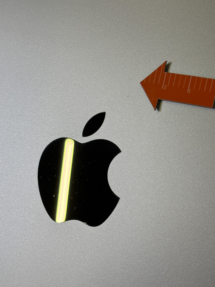 Apple MacBook Air (2022) Apple M2 (8 Core CPU/8 Core GPU) 8GB/256GB Gold QWERTY 