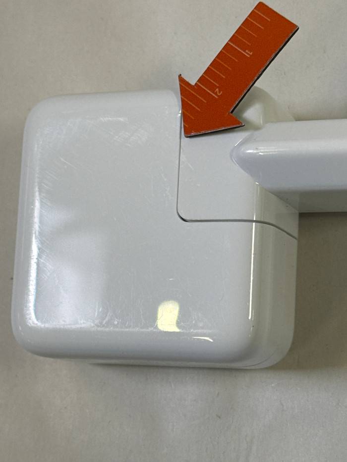 Apple MacBook Air (2022) Apple M2 (8 Core CPU/8 Core GPU) 8GB/256GB Gold QWERTY 