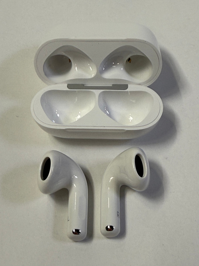 Apple AirPods 4 