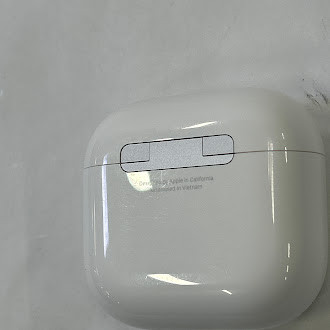 Apple AirPods 4 Active Noise Cancellation 