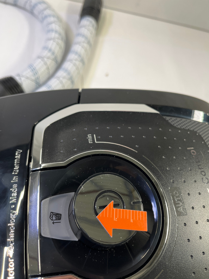 Bosch Serie 8 In'genius BGL8X329 