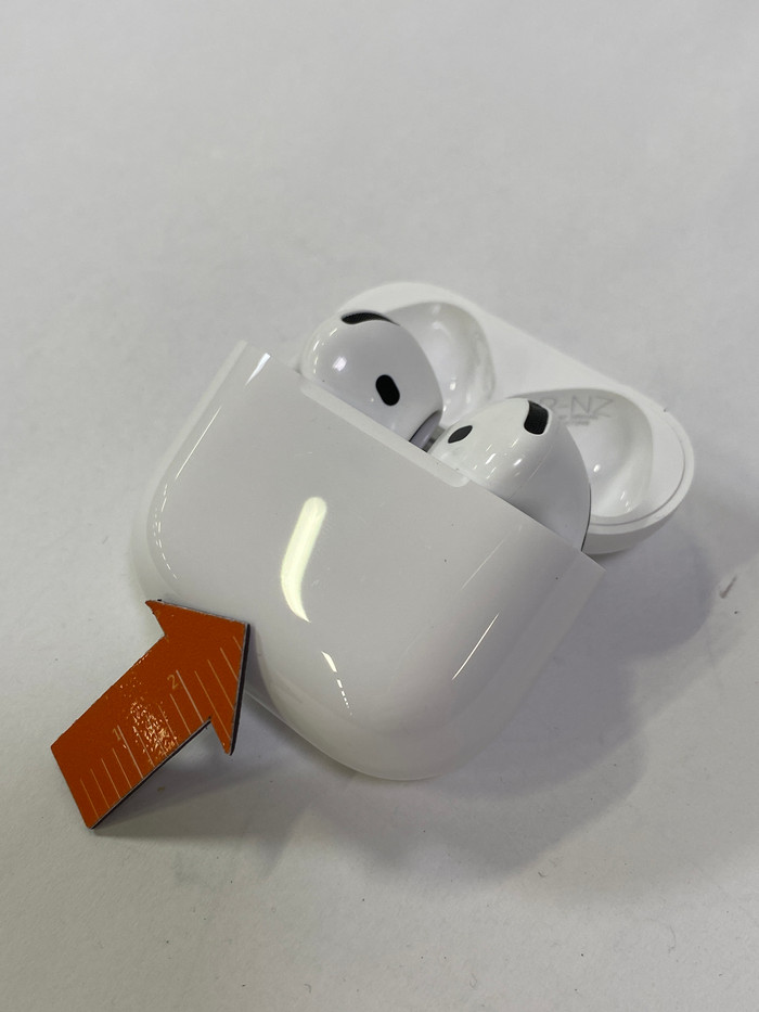 Apple AirPods 4 Active Noise Cancellation 