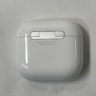 Apple AirPods 4 Active Noise Cancellation 