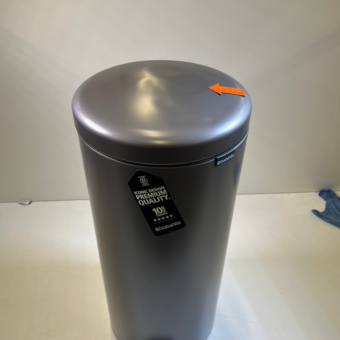 Brabantia NewIcon Pedal Trash Can 30L Platinum 