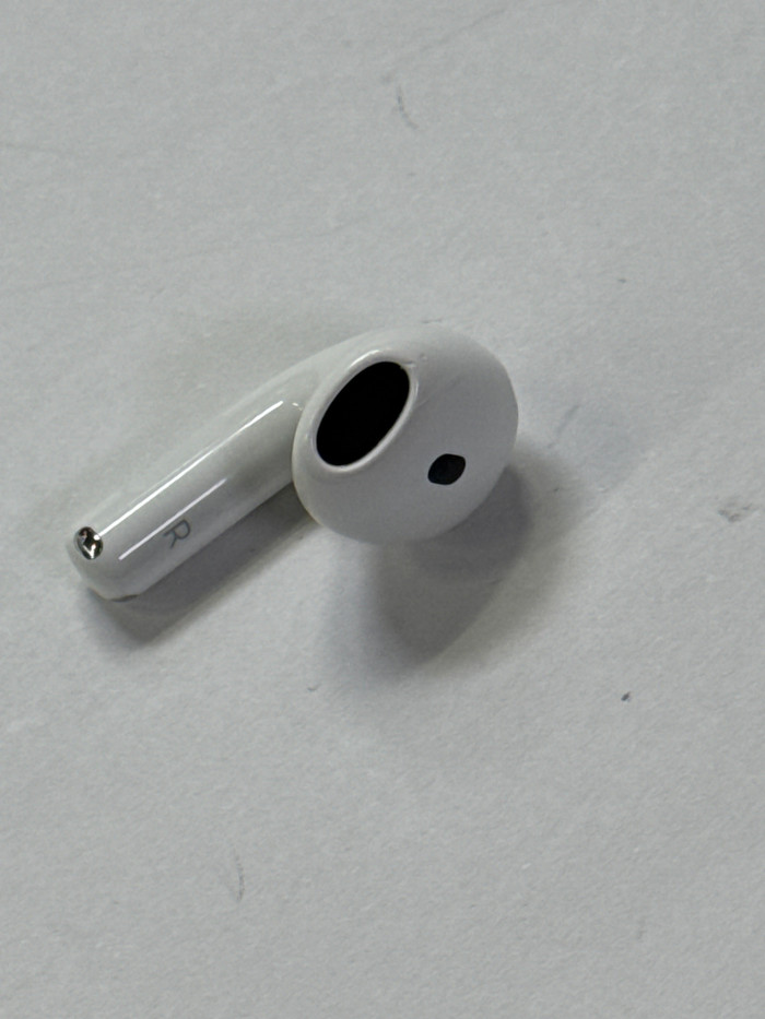 Apple AirPods 4 Active Noise Cancellation 