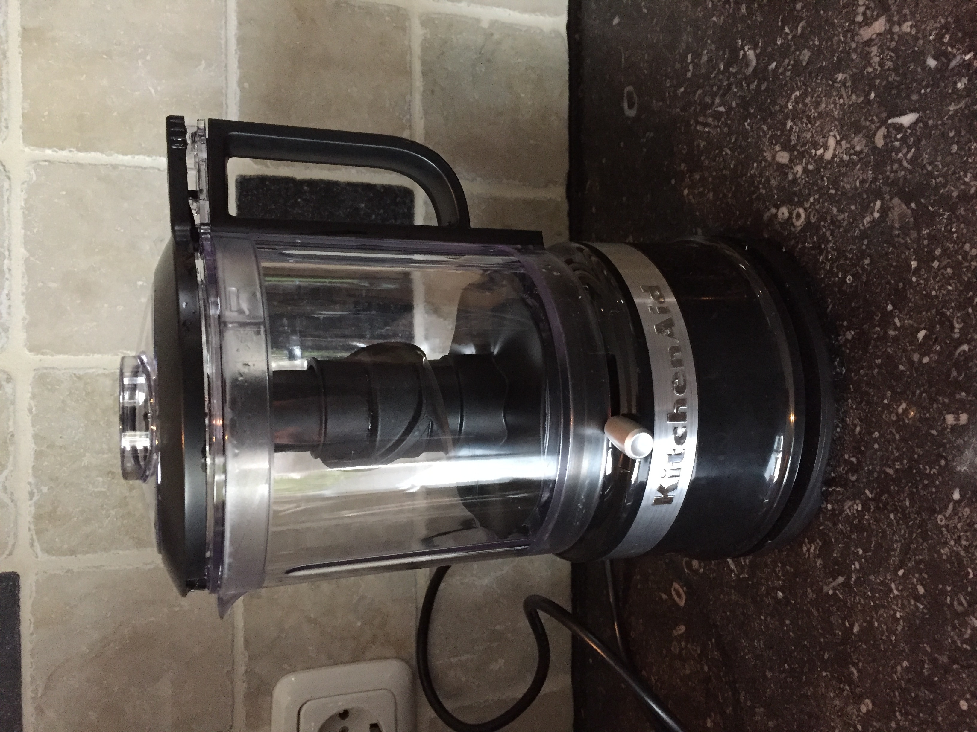 KitchenAid 5KFC0516EBM Mat Zwart Coolblue Voor 23.59u, in huis