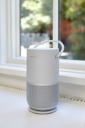 Bose Portable Home Speaker Zilver product in gebruik