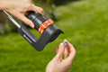 Gardena Zwenksproeier Aqua S product in gebruik