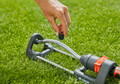 Gardena Zwenksproeier Aqua S product in gebruik