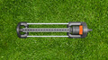 Gardena Zwenksproeier Aqua L product in gebruik
