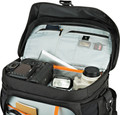 Lowepro Nova 200 AW II Black bovenkant