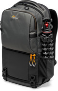 Lowepro Fastpack BP 250 AW III Grijs product in gebruik