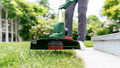Bosch UniversalGrassCut 18 (zonder accu) product in gebruik
