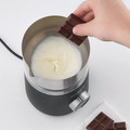 Severin SM 3587 Induction Milk Frother Spuma 700 Plus product in use