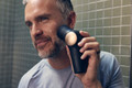 Therabody Theraface Pro All In One Black product in gebruik