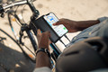 Belkin Powerbank 20.000 mAh Zwart product in gebruik