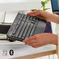 Logitech Signature K650 Comfort Draadloos Toetsenbord Grijs Qwerty product in gebruik