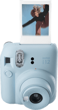 Fujifilm Instax Mini 12 Pastel Blue produkt in gebrauch