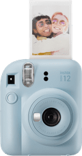 Fujifilm Instax Mini 12 Pastel Blue produkt in gebrauch