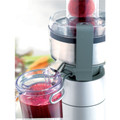 Kenwood AT641 Juicer product in use