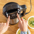 Moulinex My Daily Soup LM542810 product in use