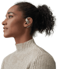 Shokz OpenFit Crème product in gebruik