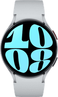 Samsung Galaxy Watch 6 Zilver 44mm + Samsung Duo Draadloze Oplader voorkant