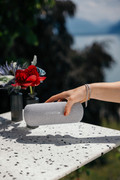 Harman Kardon Luna Grau produkt in gebrauch