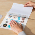 Cricut Waterbestendige Stickerset Holografisch Wit A4 (5 vellen) product in gebruik