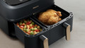 Philips 3000 series Dual Basket NA352/00 + Dubbellaagse kookset product in gebruik