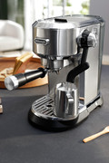 De'Longhi Dedica Maestro Plus EC950.M rechterkant