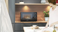 Samsung MG32DG4524CTE1 product in use