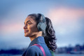 Philips TAH4209 Blue product in use