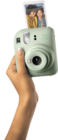 Fujifilm Instax Mini 12 Mint Green Bundel product in gebruik