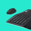 Logitech MK850 Wireless Keyboard and Mouse QWERTY detail