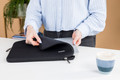 BlueBuilt Laptophoes voor Apple MacBook Air 15 inch + Tradendum Bluetooth muis visual Coolblue 2