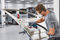 Bosch Professional GEX 18V-125 5,0 Ah GBA Accu Starterspakket product in gebruik