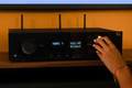 JBL MA710 Zwart product in gebruik