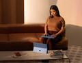 Microsoft Surface Pro Copilot+ PC Snapdragon X Plus / 16GB / 512GB Dune product in gebruik